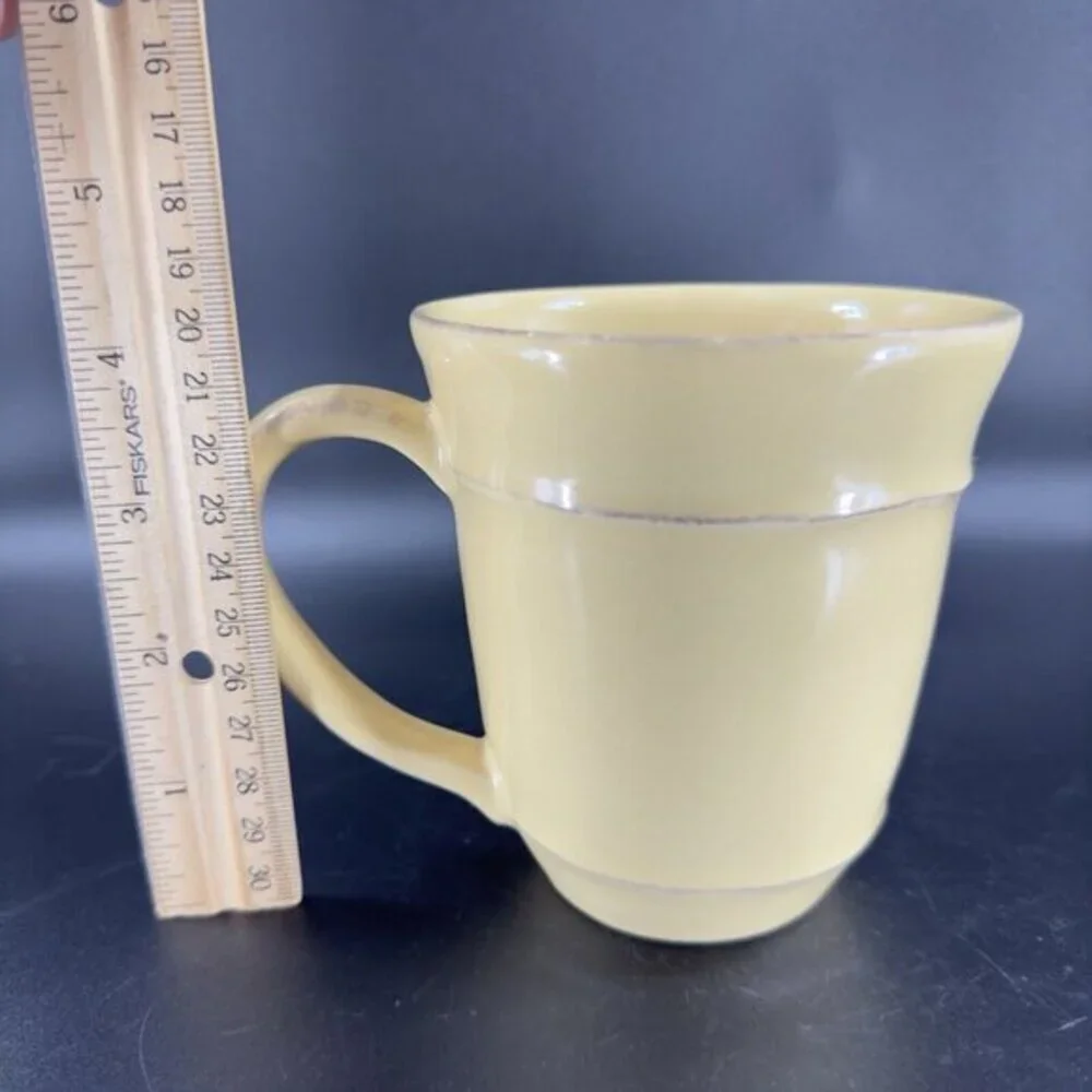 POTTERY BARN Cambria Butter Ceramic Coffee Mug Cup Embossed Edges Mug Cup‎ Set 2